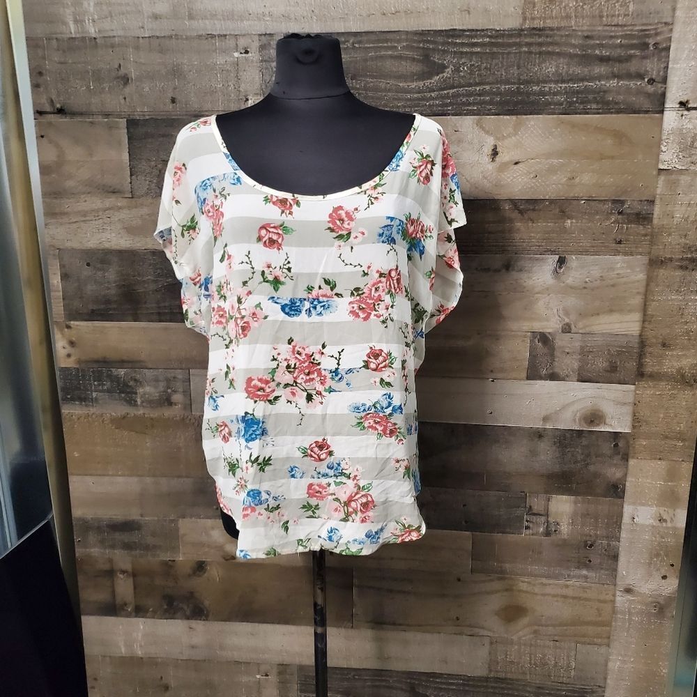 Torrid floral top size 0 torrid
